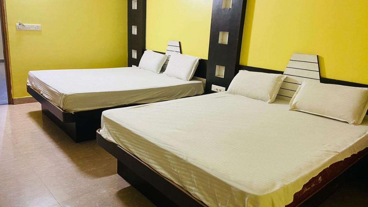Hotel M J Residency Puri Exterior photo