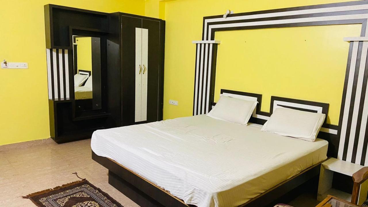 Hotel M J Residency Puri Exterior photo