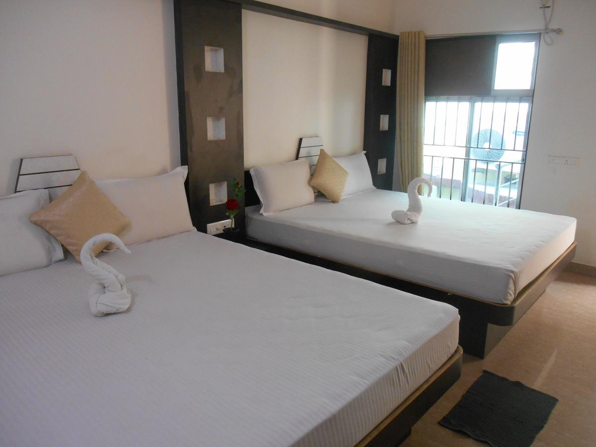 Hotel M J Residency Puri Exterior photo