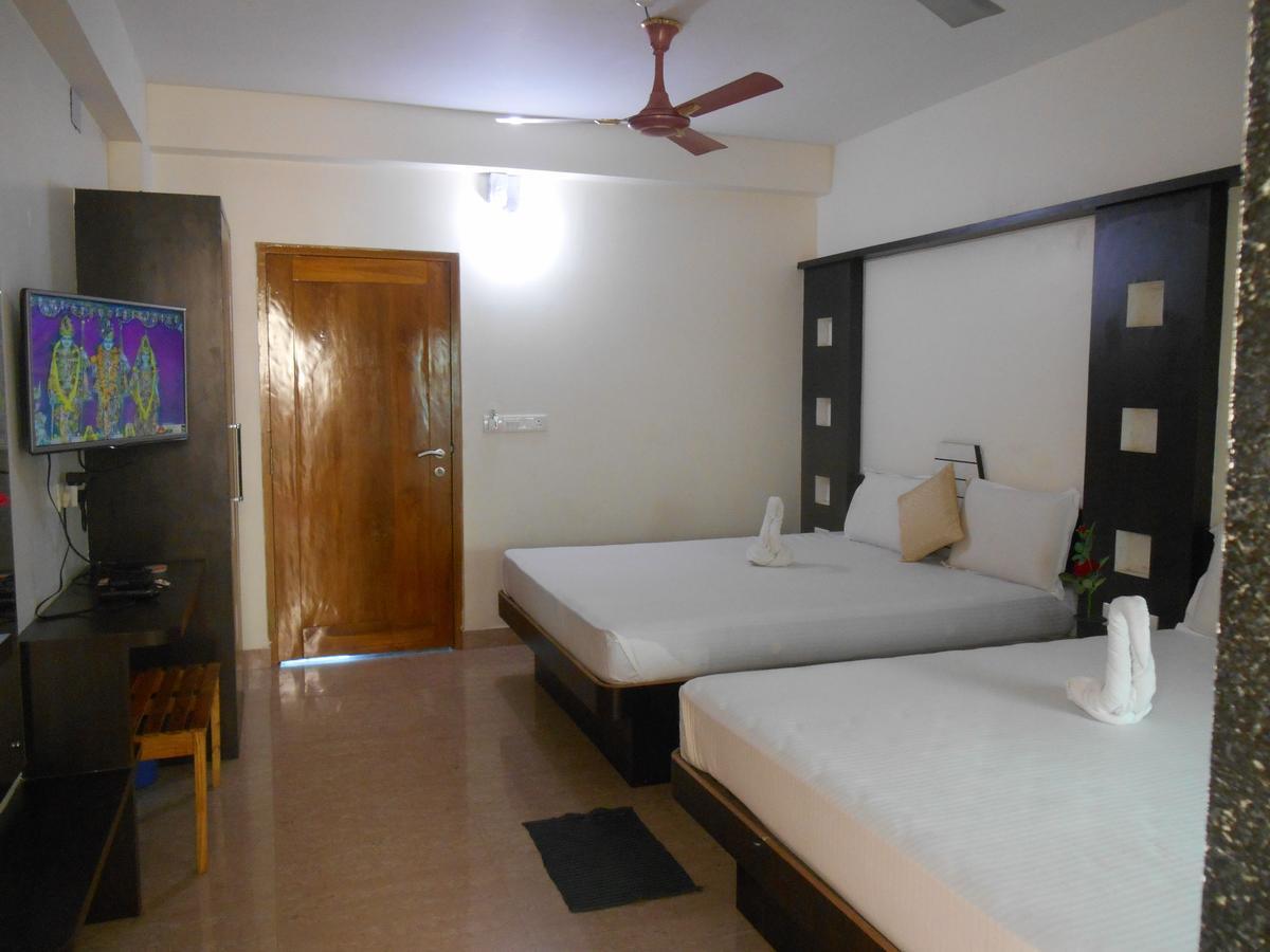 Hotel M J Residency Puri Exterior photo