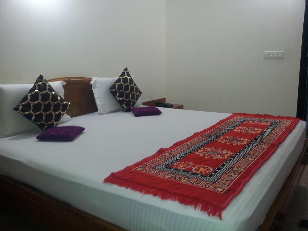 Hotel M J Residency Puri Exterior photo