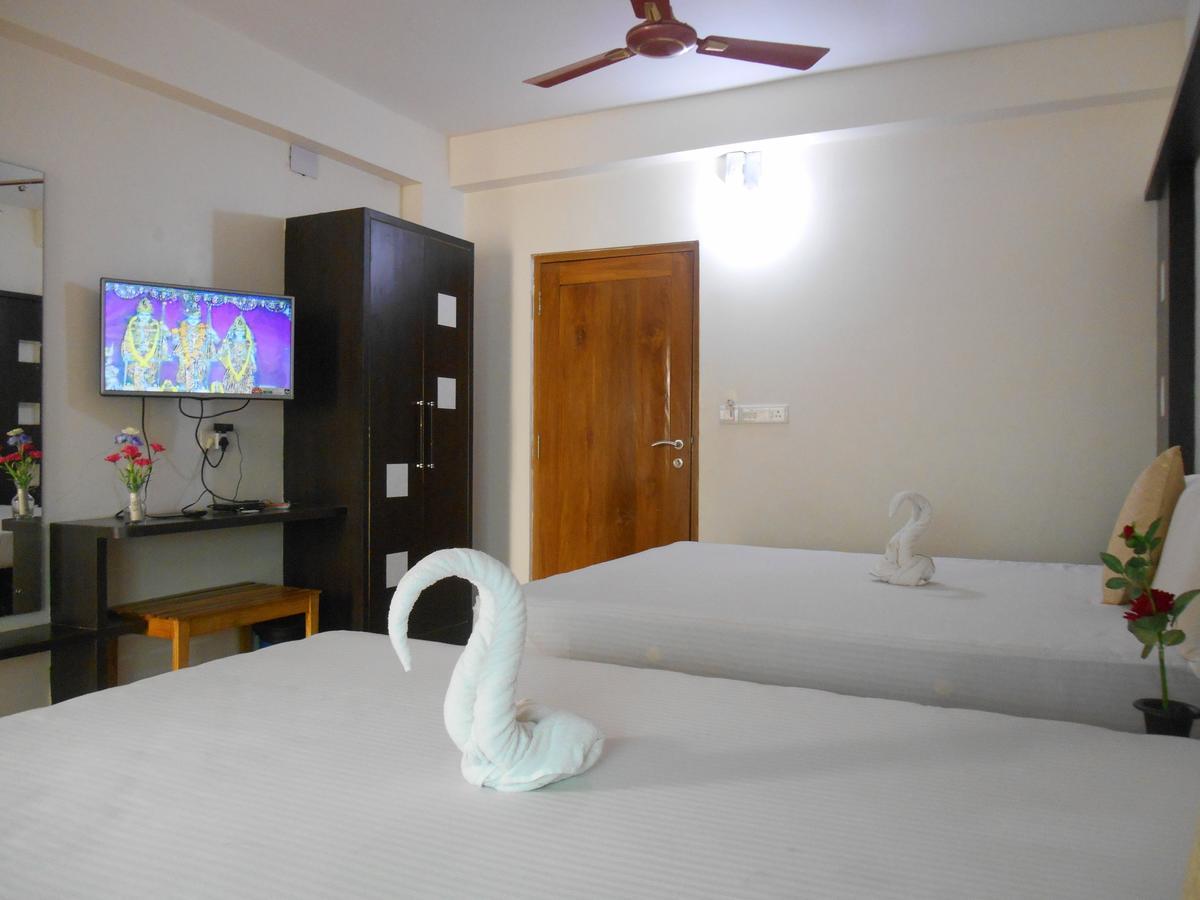 Hotel M J Residency Puri Exterior photo